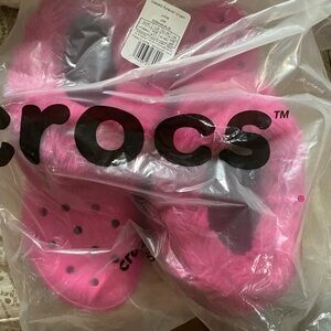 These crocs are fun! The faux fur makes them cozy to wear with jeans or jammies!